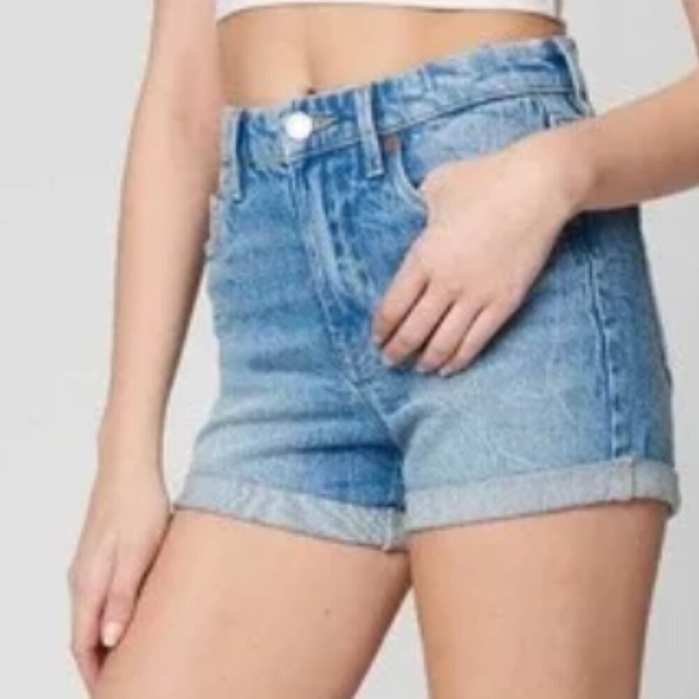 BLANKNYC The Perry High Waist Denim Mom Shorts in So Yesterday Size 24 N…